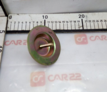 болт крепления запасного колеса