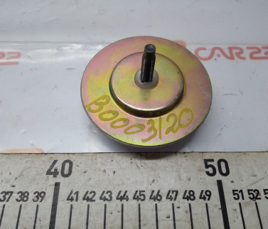 болт крепления запасного колеса