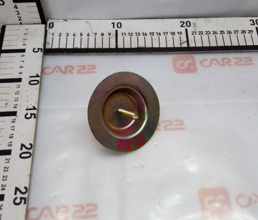 болт крепления запасного колеса