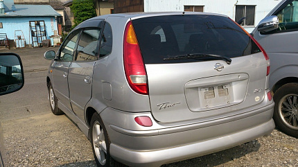 Nissan Tino