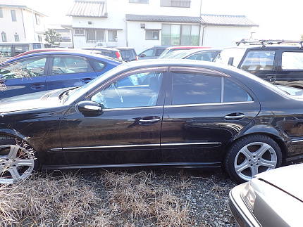 Mercedes-Benz E-Class W211