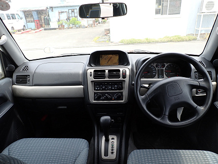 Mitsubishi Pajero IO