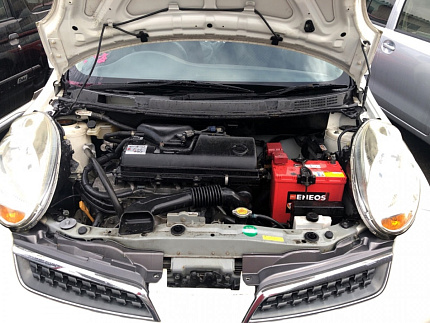 Nissan March
