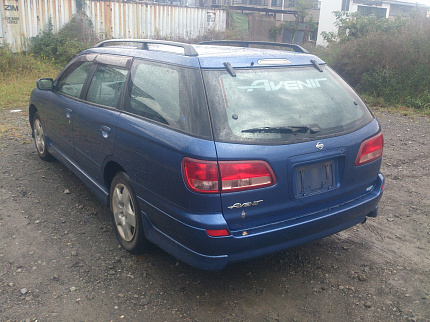 Nissan Avenir