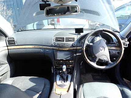 Mercedes-Benz E-Class W211